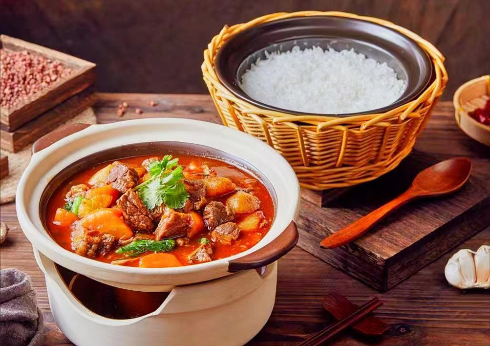 爆汁石锅牛腩饭